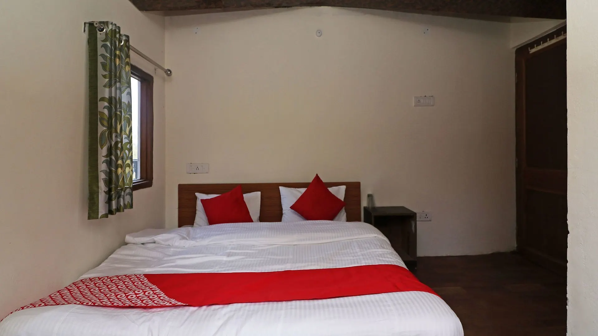 Oyo 13353 Home Friends Colony Shimla